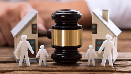 Mazo dividiendo unidad familiar Mazo dividiendo unidad familiar